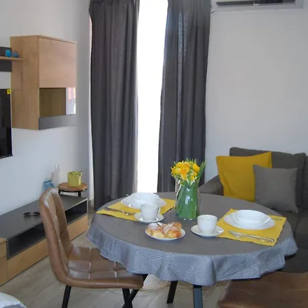 Stonehouse Dora Apartment *
