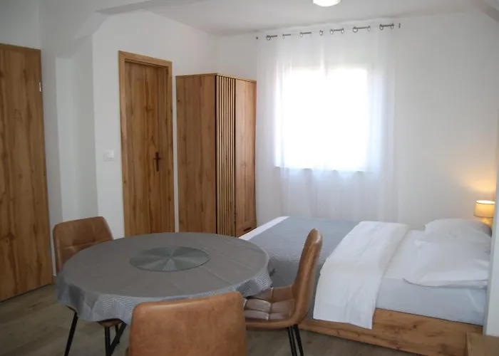 Stonehouse Dora Kaštela